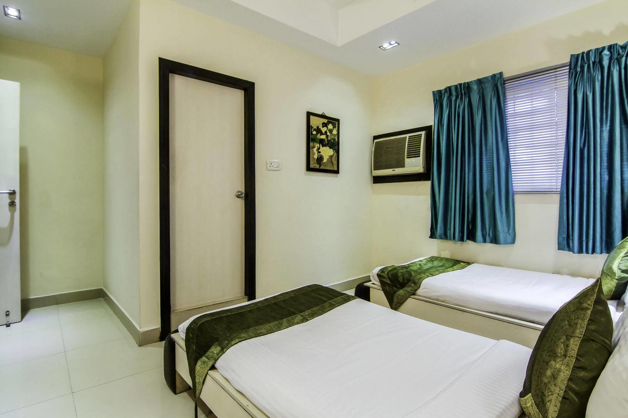Treebo Trip Hive Hotel Chennai Exterior photo