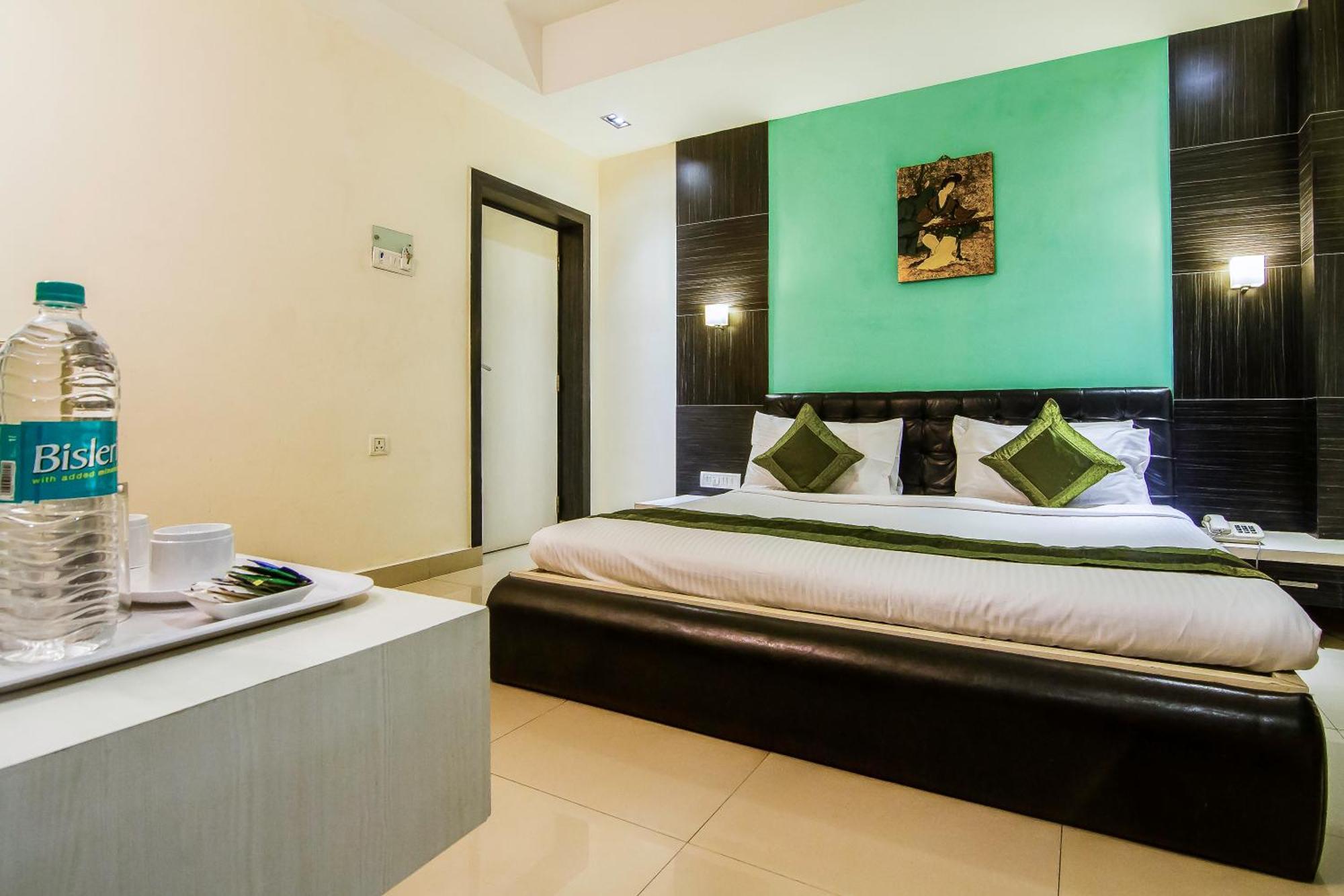 Treebo Trip Hive Hotel Chennai Exterior photo